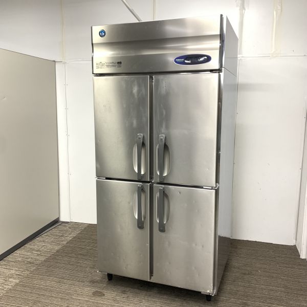 入荷しました!縦型冷凍庫です!