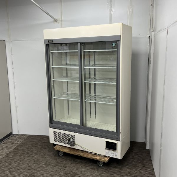 入荷しました!リーチインショーケースです!