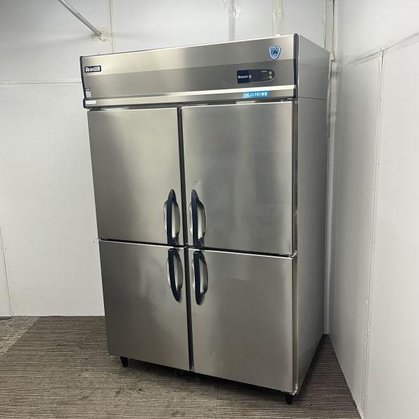 入荷しました!縦型冷凍庫です!