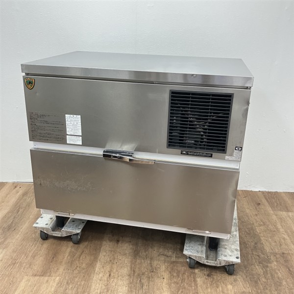 入荷しました!180kg製氷機です!