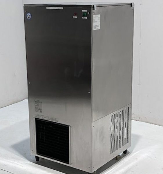 入荷しました!氷蓄冷式冷水機です!