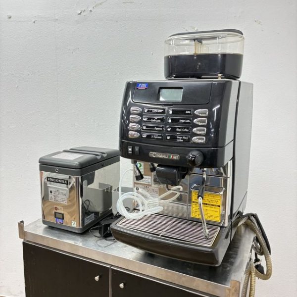 入荷しました!エスプレッソマシンです!