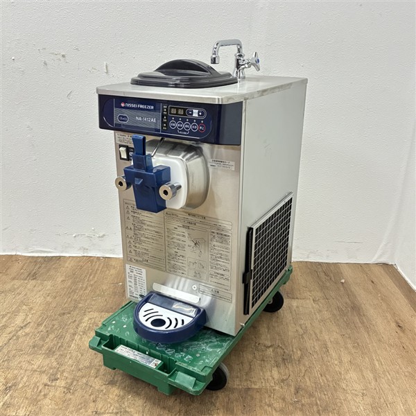 入荷しました!ソフトクリームサーバーです!