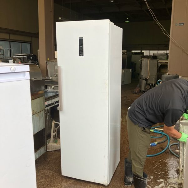 マクスゼン アップライトフリーザー JF274HM01WH 2023年製 買取させていただきました！