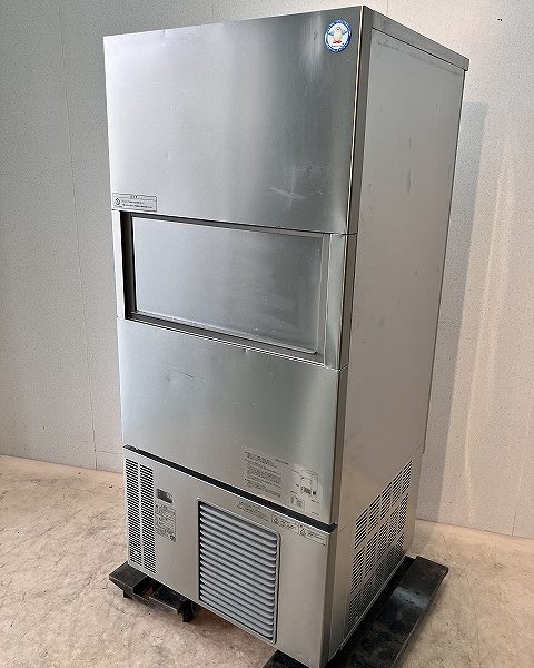 入荷しました!240kg製氷機です!