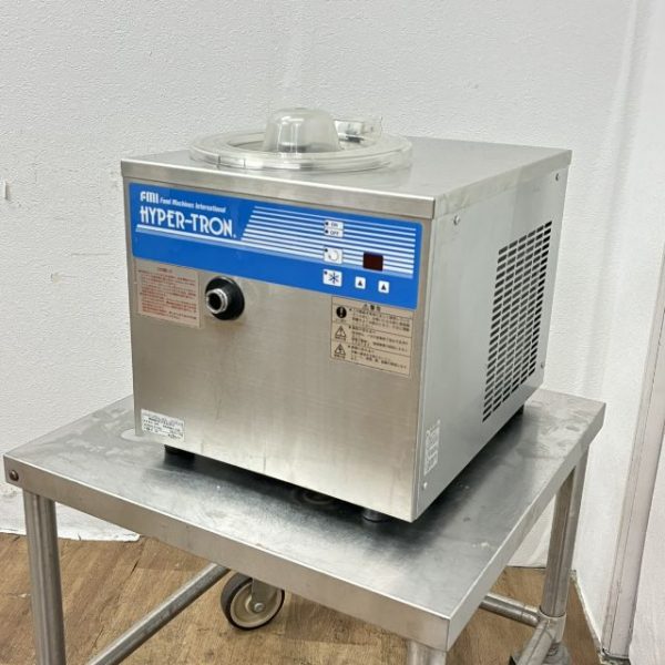 入荷しました!小型アイスクリームフリーザー ハイパートロンミニです!