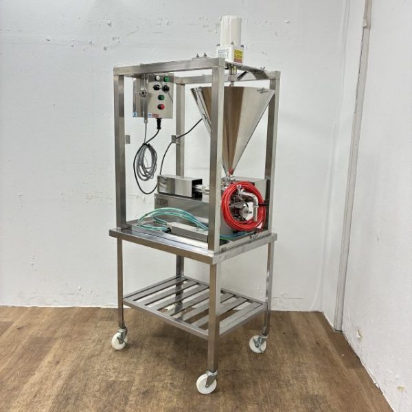 入荷しました!架台付き充填機です!