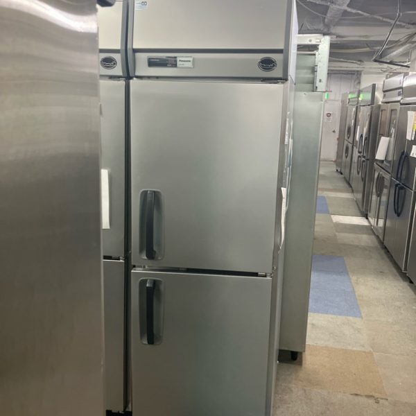 パナソニック 縦型恒温高湿庫 SHR-K681 2025年製 買取させていただきました！