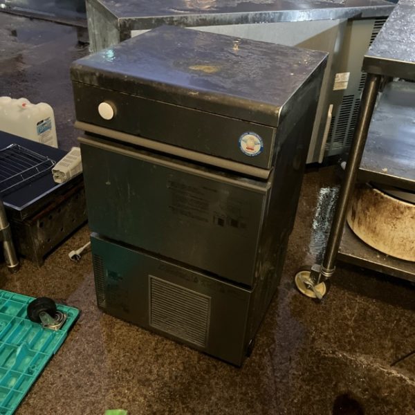 フクシマガリレイ 35kg製氷機 FIC-A35KT 2016年製 買取させていただきました！