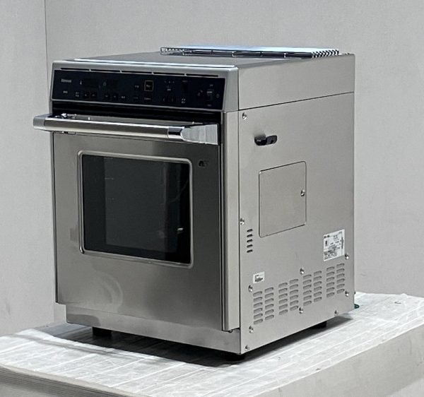 入荷しました!ガス高速オーブンです!