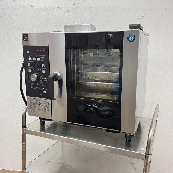 入荷しました!ガス式スチームコンベクションオーブンです!