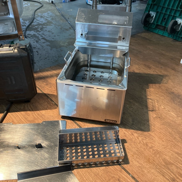 タニコー 卓上電気フライヤー TCFL-8T 2016年製 買取させていただき