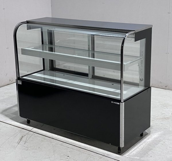 入荷しました!対面冷蔵ショーケースです!