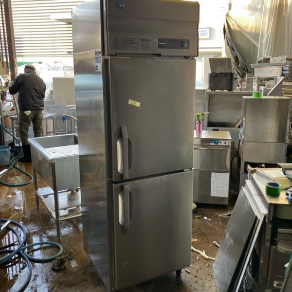ホシザキ 縦型冷蔵庫 HR-63BT 2025年製 買取させていただきました！