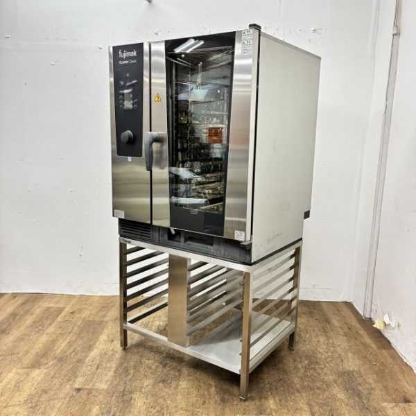 入荷しました!架台付き ガス式スチームコンベクションオーブンです!