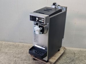 入荷しました!ホットショーケースです!