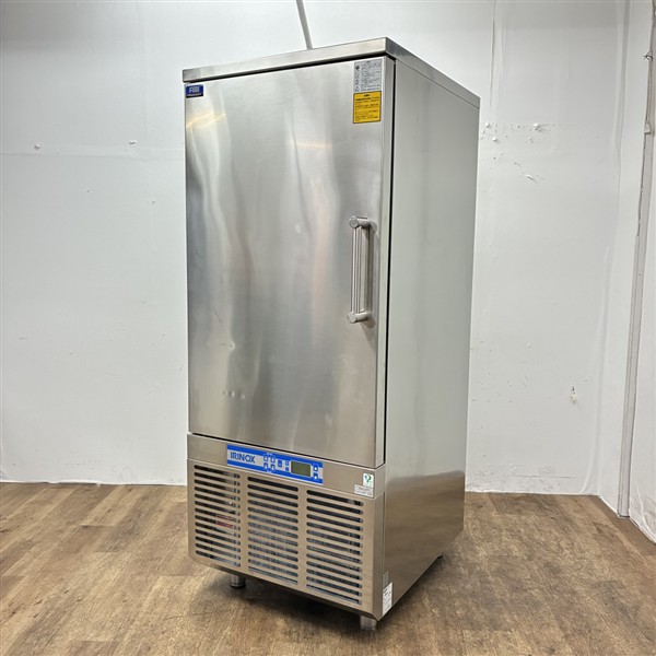 入荷しました!ブラストチラーです!