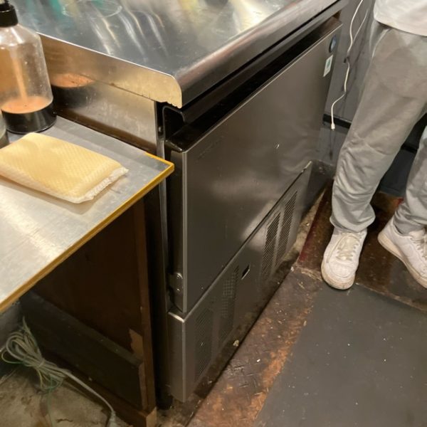 大和冷機 リーチイン冷蔵ショーケース 331BU-15 2024年製 買取させていただきました！
