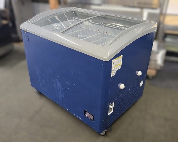 入荷しました!冷凍ショーケースです!