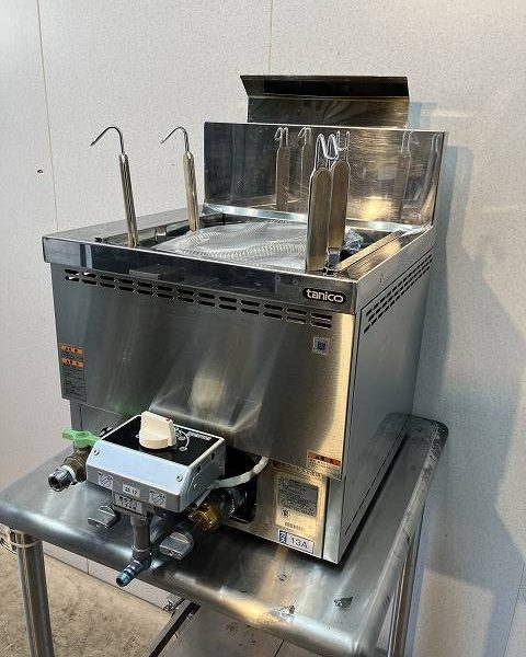入荷しました!卓上ガスゆで麺機です!