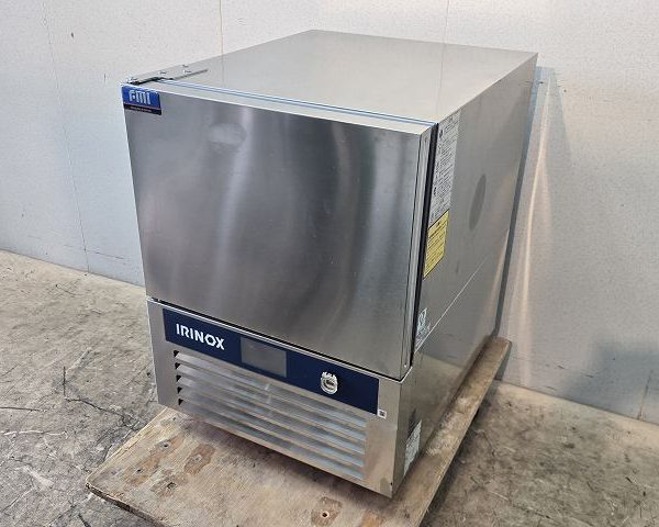 入荷しました!ブラストチラー＆ショックフリーザーです!