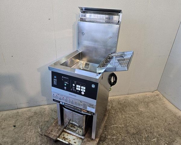 入荷しました!ガスフライヤーです!